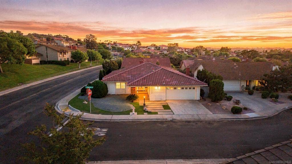 17506 Plaza Karena, San Diego, CA 92128