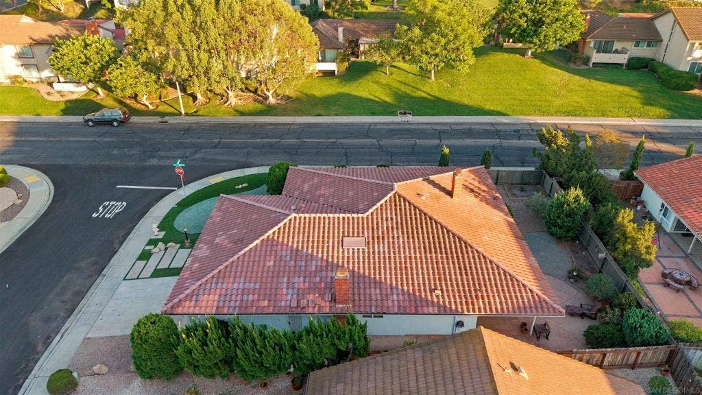 17506 Plaza Karena, San Diego, CA 92128