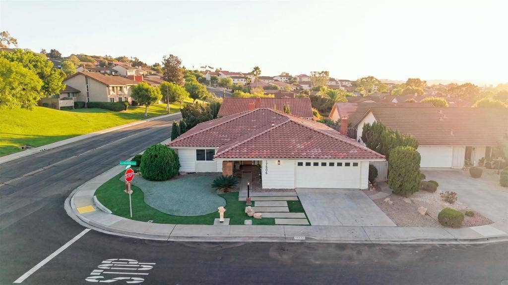17506 Plaza Karena, San Diego, CA 92128