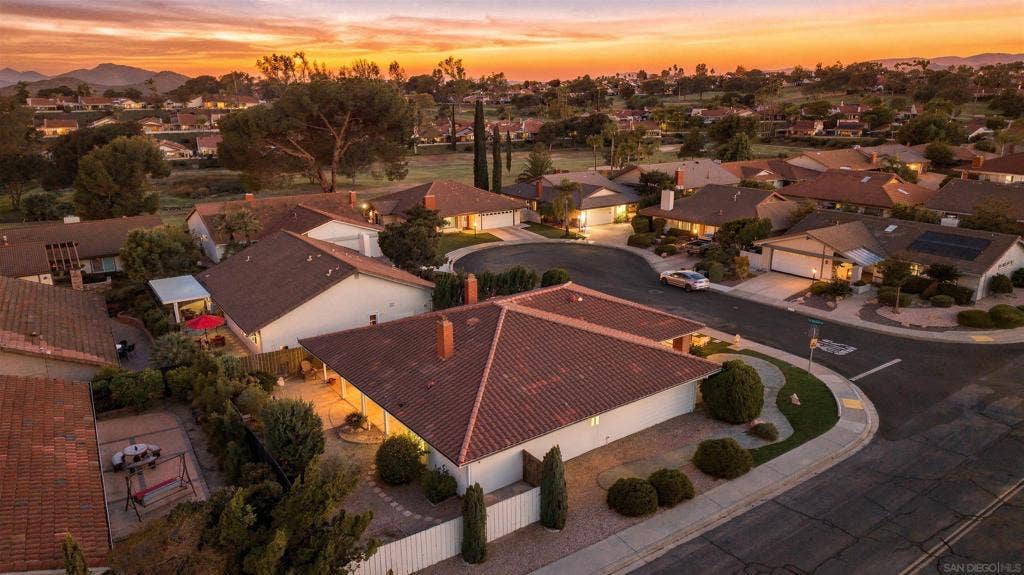 17506 Plaza Karena, San Diego, CA 92128