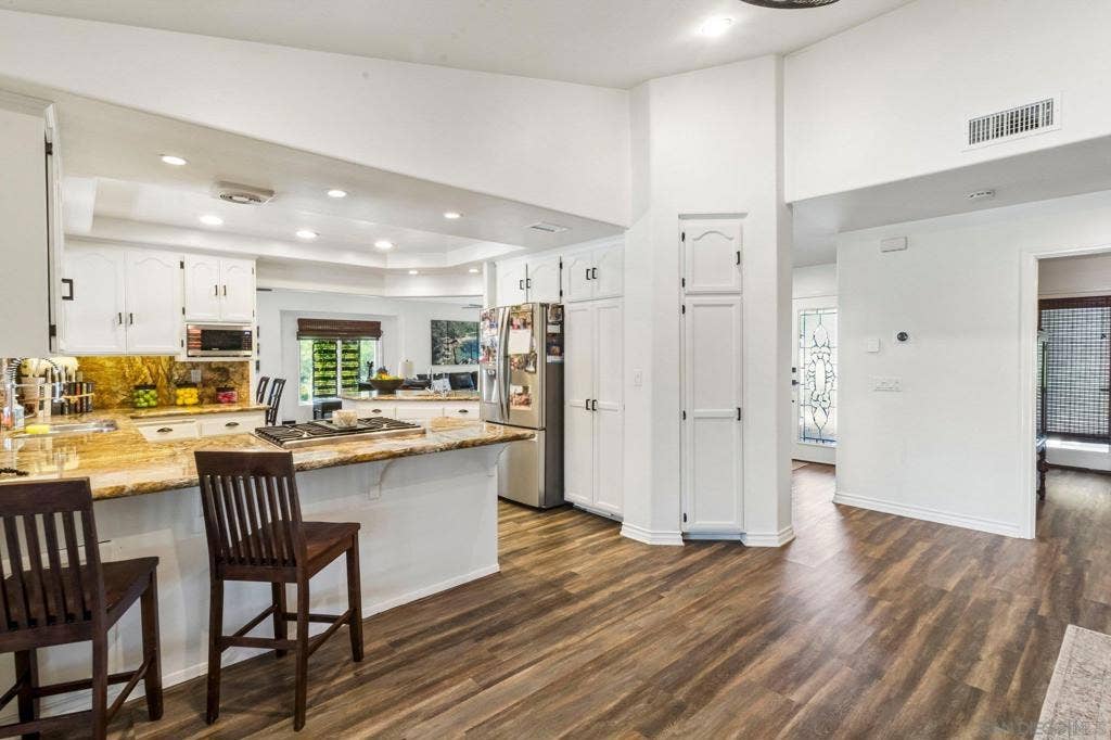 1963 Janich Ranch Ct, El Cajon, CA 92019 1963 Janich Ranch Ct, El Cajon, CA 92019