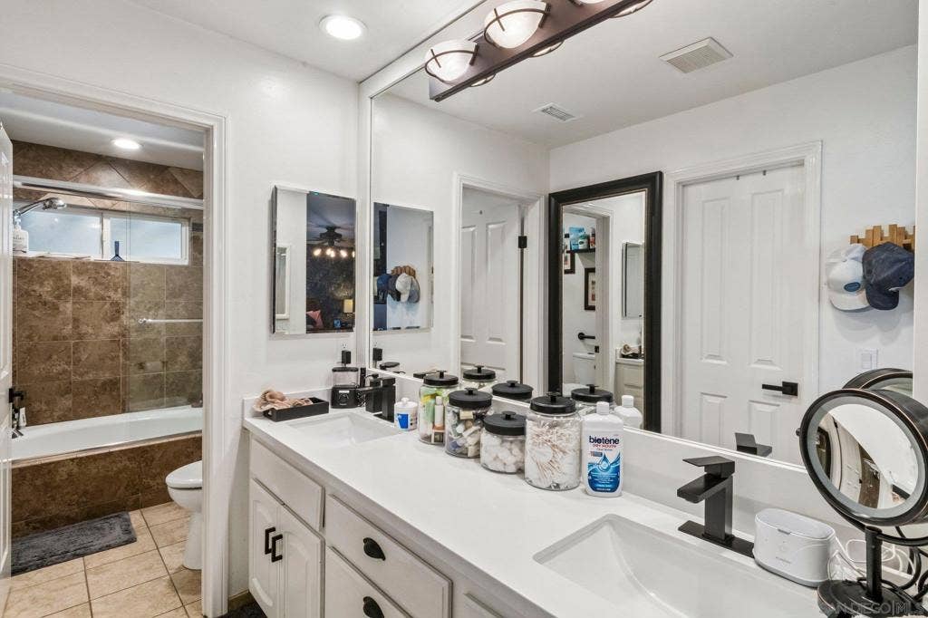 1963 Janich Ranch Ct, El Cajon, CA 92019 1963 Janich Ranch Ct, El Cajon, CA 92019