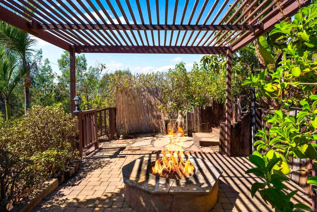 4118 Camino Alegre, La Mesa, CA 91941 4118 Camino Alegre, La Mesa, CA 91941