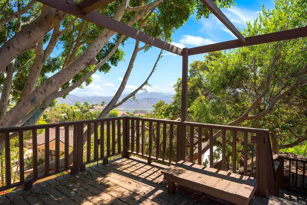 4118 Camino Alegre, La Mesa, CA 91941 4118 Camino Alegre, La Mesa, CA 91941