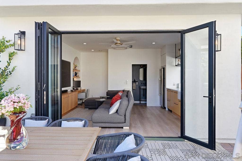 4664 Biona Dr, San Diego, CA 92116 4664 Biona Dr, San Diego, CA 92116