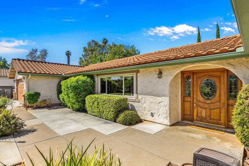 1643 Citrus Hills Lane, Escondido, CA 92027 1643 Citrus Hills Lane, Escondido, CA 92027