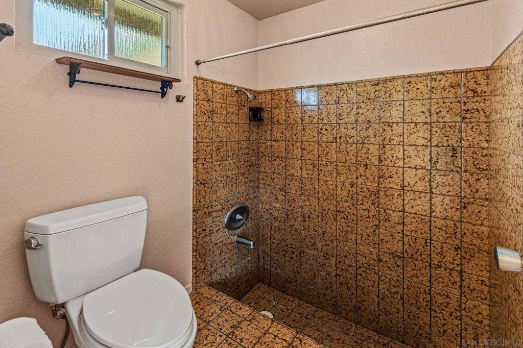 1643 Citrus Hills Lane, Escondido, CA 92027 1643 Citrus Hills Lane, Escondido, CA 92027