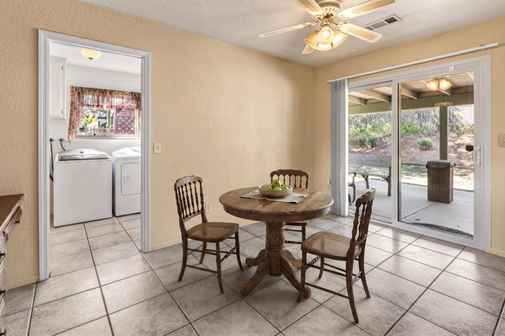 1643 Citrus Hills Lane, Escondido, CA 92027 https://zimg.paragon.ice.com/ParagonImages/Property/PA/SDMLS/-537594/12/120/90/9b8c99d4f747afd019dfa47303bea223/3/3bdf5bfc48935ec7a41b84c9461743c3/-537594-40a322f3-6dff-4673-997f-ac3c7d52e52d.JPG