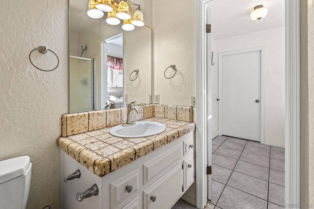 1643 Citrus Hills Lane, Escondido, CA 92027 1643 Citrus Hills Lane, Escondido, CA 92027