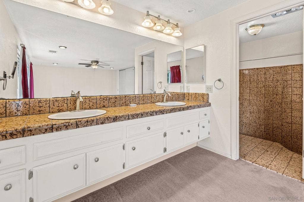 1643 Citrus Hills Lane, Escondido, CA 92027 1643 Citrus Hills Lane, Escondido, CA 92027