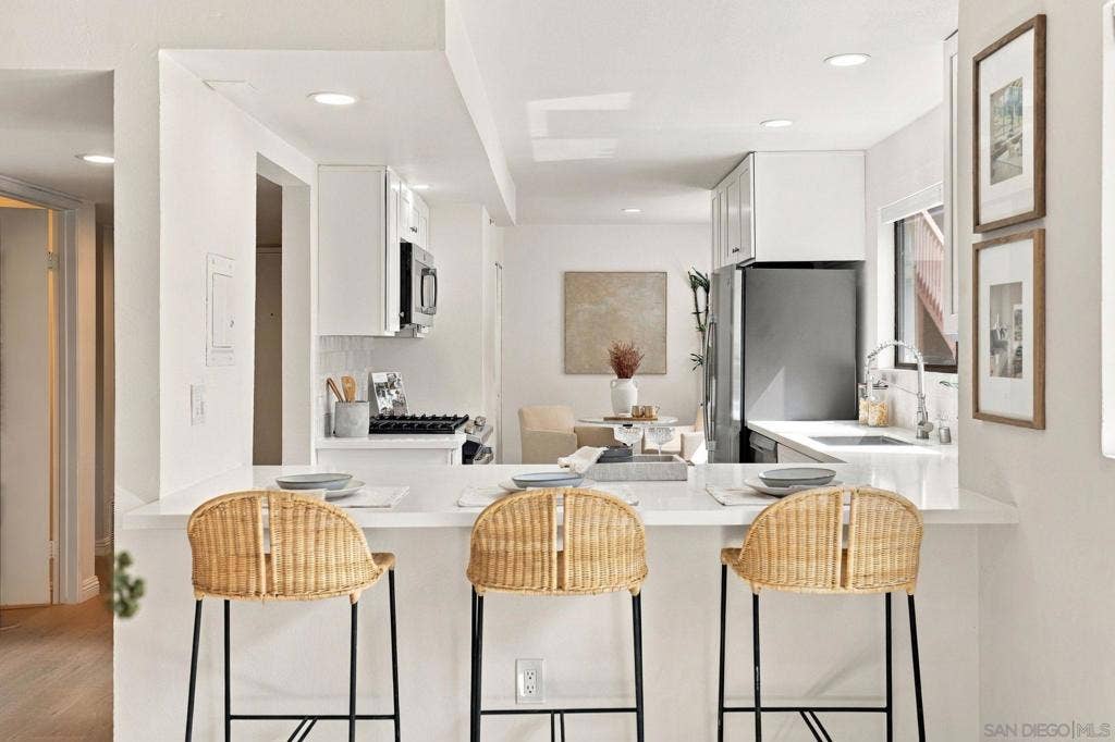 1115 Pearl, #3, La Jolla, CA 92037 1115 Pearl, #3, La Jolla, CA 92037