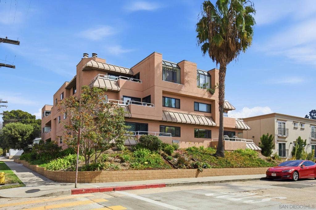 1115 Pearl, #3, La Jolla, CA 92037 1115 Pearl, #3, La Jolla, CA 92037