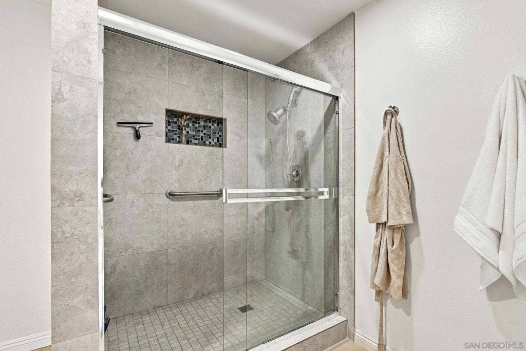 1115 Pearl, #3, La Jolla, CA 92037 1115 Pearl, #3, La Jolla, CA 92037