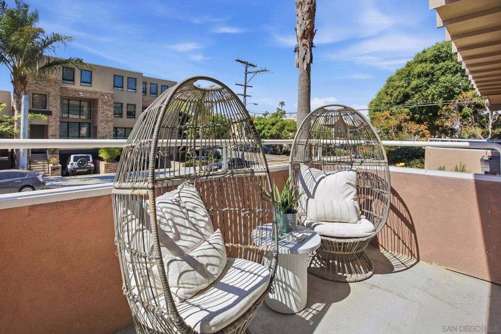 1115 Pearl, #3, La Jolla, CA 92037 1115 Pearl, #3, La Jolla, CA 92037