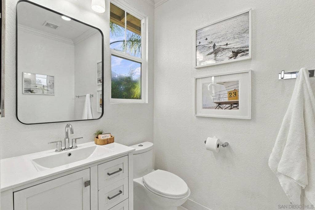 3562 Calle Palmito, Carlsbad, CA 92009 3562 Calle Palmito, Carlsbad, CA 92009