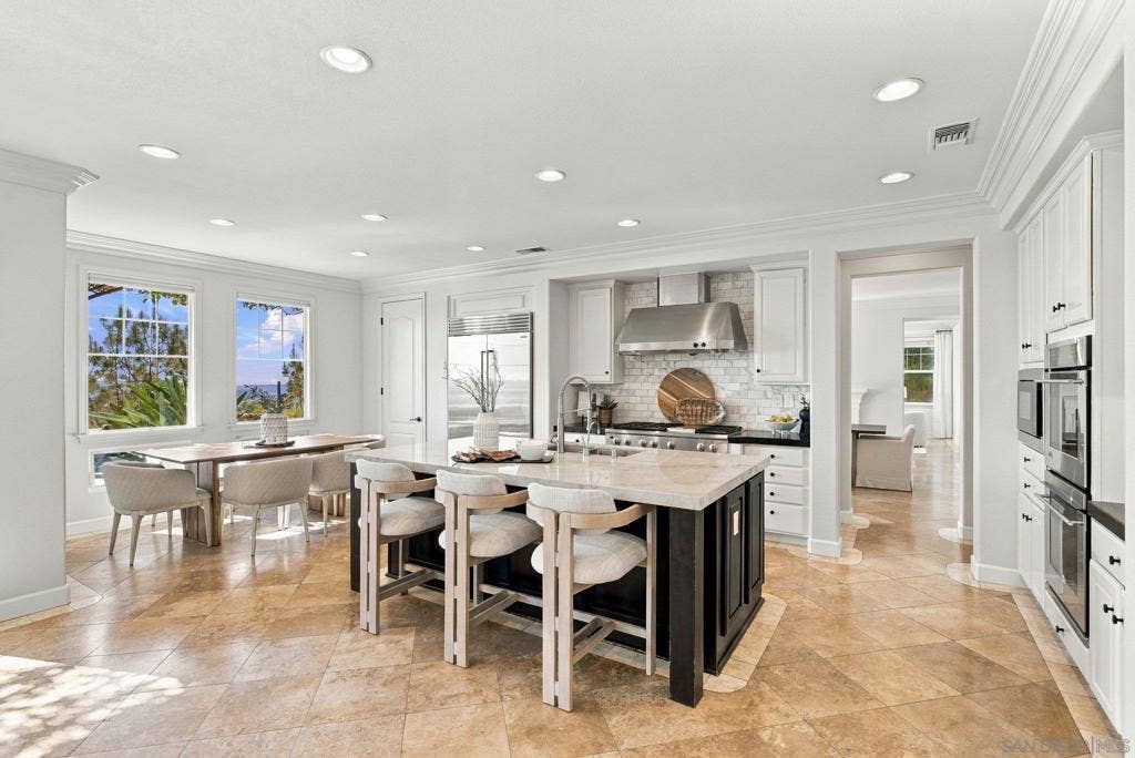 3562 Calle Palmito, Carlsbad, CA 92009 3562 Calle Palmito, Carlsbad, CA 92009
