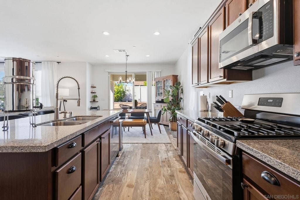 31573 Navy Sky Drive, Menifee, CA 92584