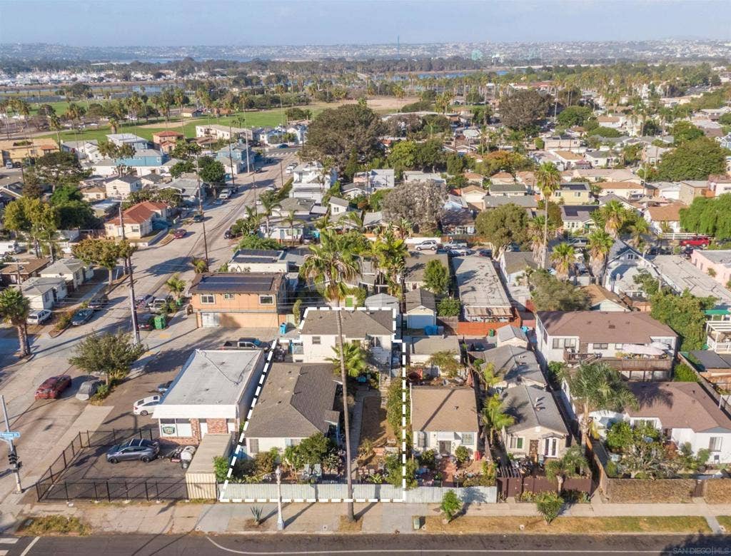 4684 Voltaire St, San Diego, CA 92107