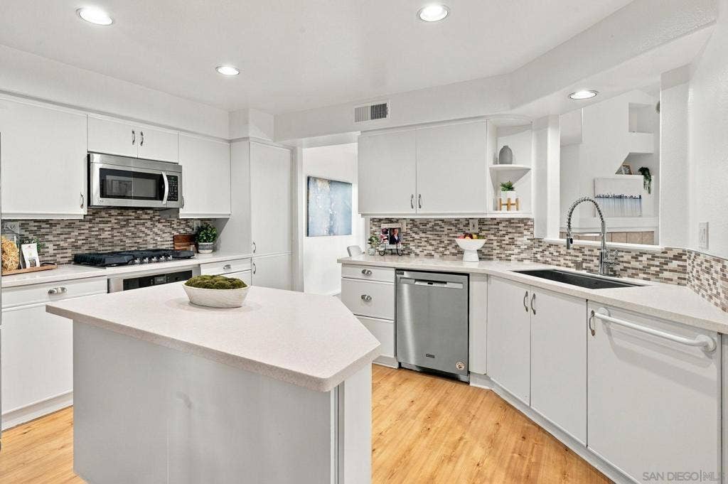 12053 Tivoli Park Row, #7, San Diego, CA 92128 12053 Tivoli Park Row, #7, San Diego, CA 92128