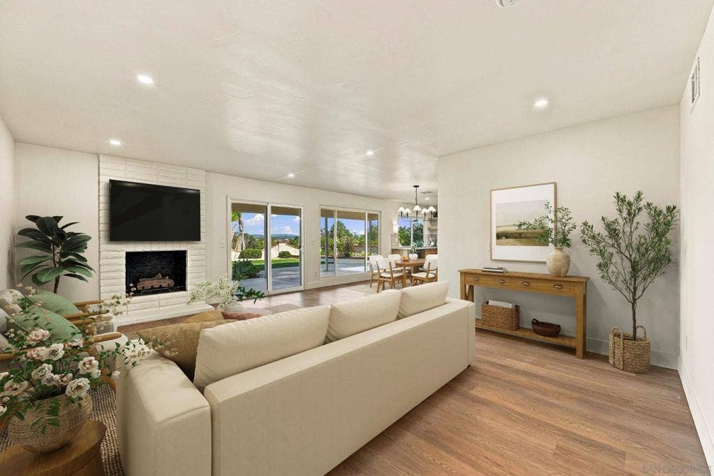 12602 Senda Acantilada, San Diego, CA 92128 https://zimg.paragon.ice.com/ParagonImages/Property/PA/SDMLS/-537612/5/533/400/a0074c70248d02fa3223b64c87b25a2c/3/70c7492f3255773d7e86d196f34f1517/-537612-3750afee-235d-4756-8dda-b3f9f4dd7ecb.JPG