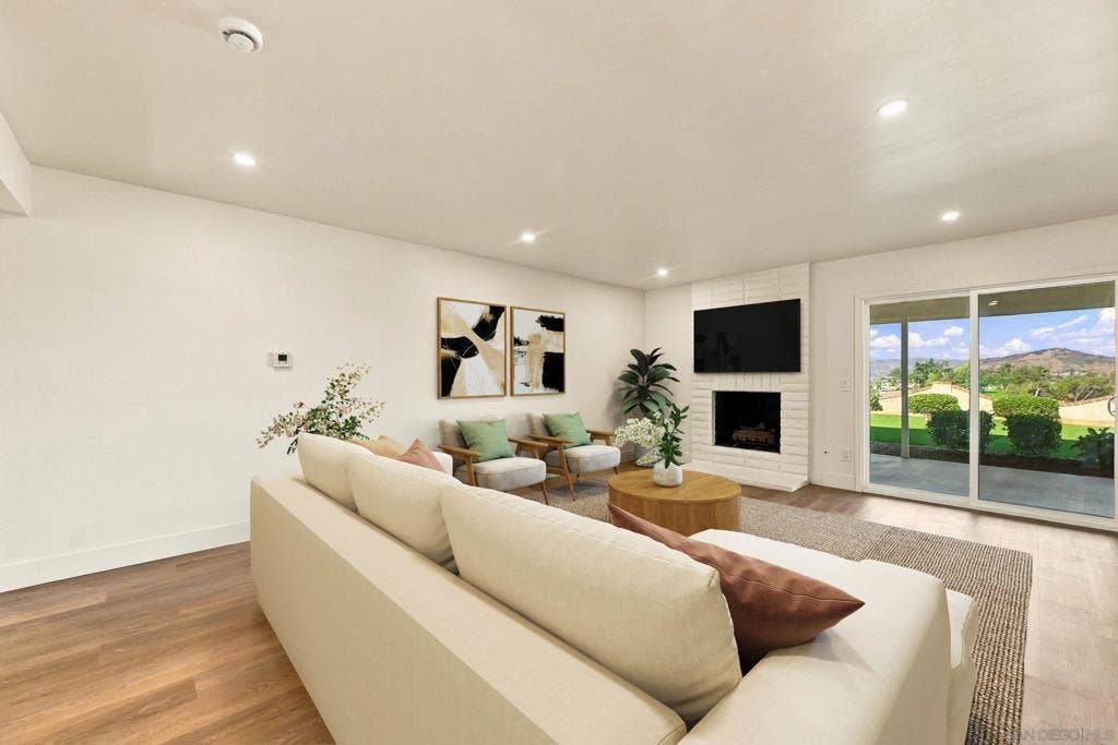 12602 Senda Acantilada, San Diego, CA 92128 https://zimg.paragon.ice.com/ParagonImages/Property/PA/SDMLS/-537612/7/533/400/3ed2735dfd6519a722335b311d0ce8dc/3/70c7492f3255773d7e86d196f34f1517/-537612-bf6da6c8-aa36-49cf-aadd-f064de92d437.JPG