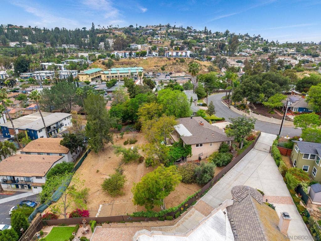 4413 Upland St, La Mesa, CA 91941 4413 Upland St, La Mesa, CA 91941