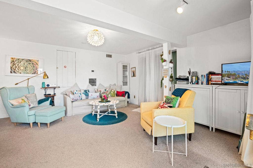 4413 Upland St, La Mesa, CA 91941 4413 Upland St, La Mesa, CA 91941