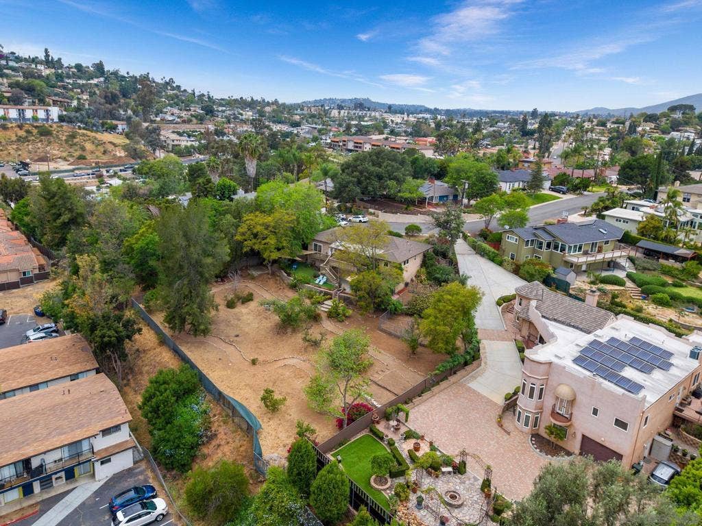 4413 Upland St, La Mesa, CA 91941 4413 Upland St, La Mesa, CA 91941