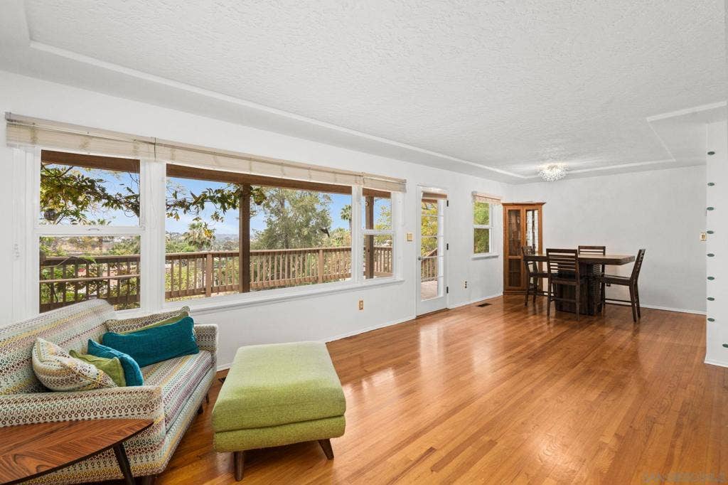 4413 Upland St, La Mesa, CA 91941 4413 Upland St, La Mesa, CA 91941