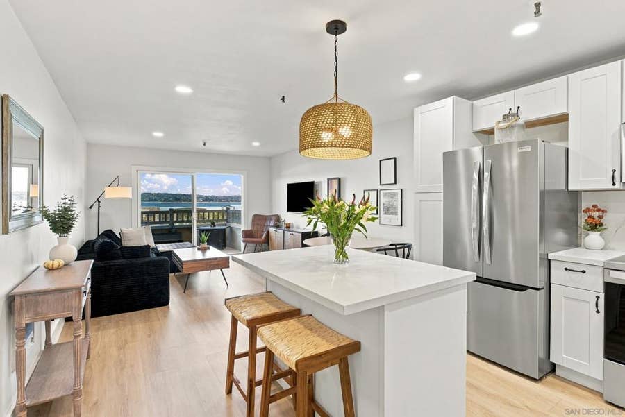 Property photo for 4015 Crown Point Dr, #104, San Diego, CA