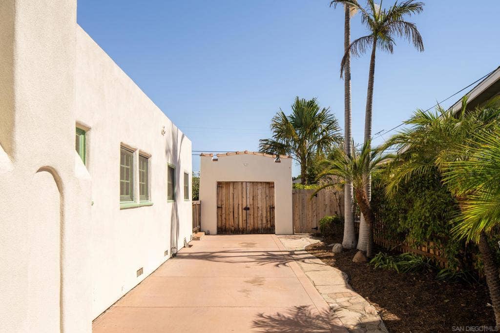 4865 33rd St., San Diego, CA 92116 4865 33rd St., San Diego, CA 92116