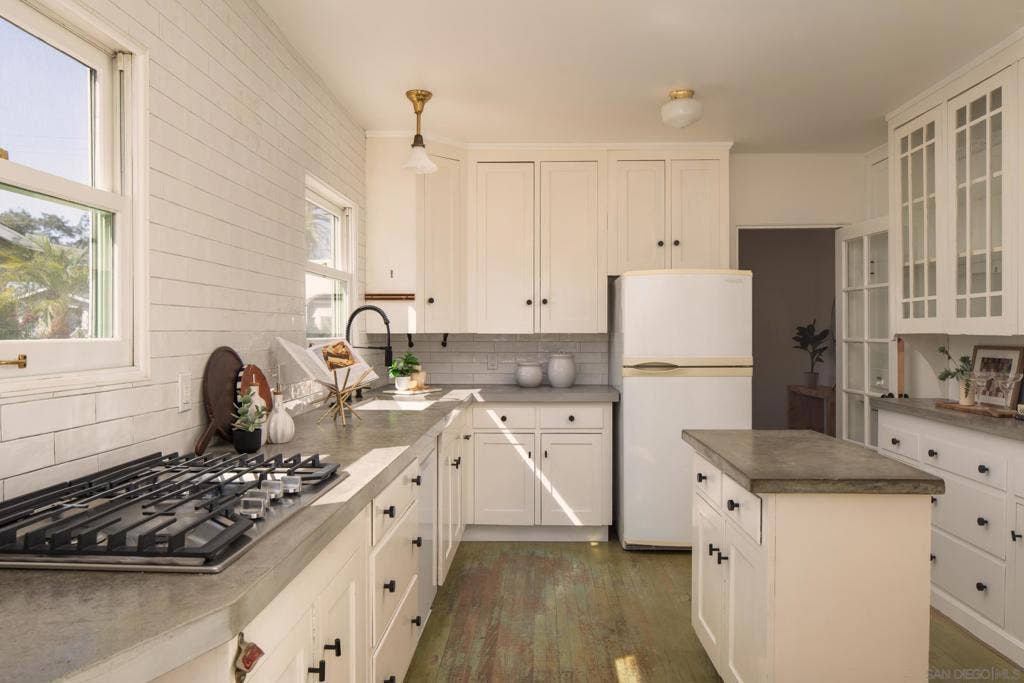 4865 33rd St., San Diego, CA 92116 4865 33rd St., San Diego, CA 92116