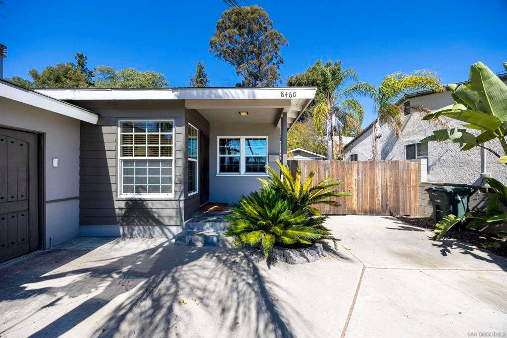 8460 El Paso Street, La Mesa, CA 91942 8460 El Paso Street, La Mesa, CA 91942