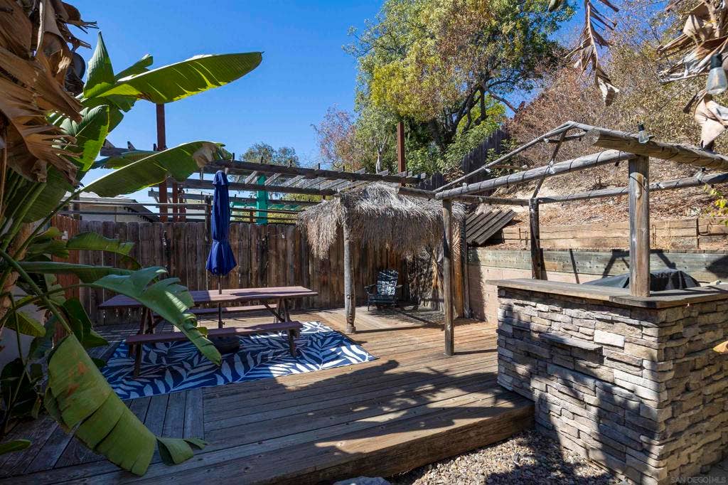 8460 El Paso Street, La Mesa, CA 91942 8460 El Paso Street, La Mesa, CA 91942