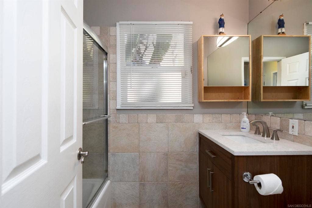 8460 El Paso Street, La Mesa, CA 91942 8460 El Paso Street, La Mesa, CA 91942