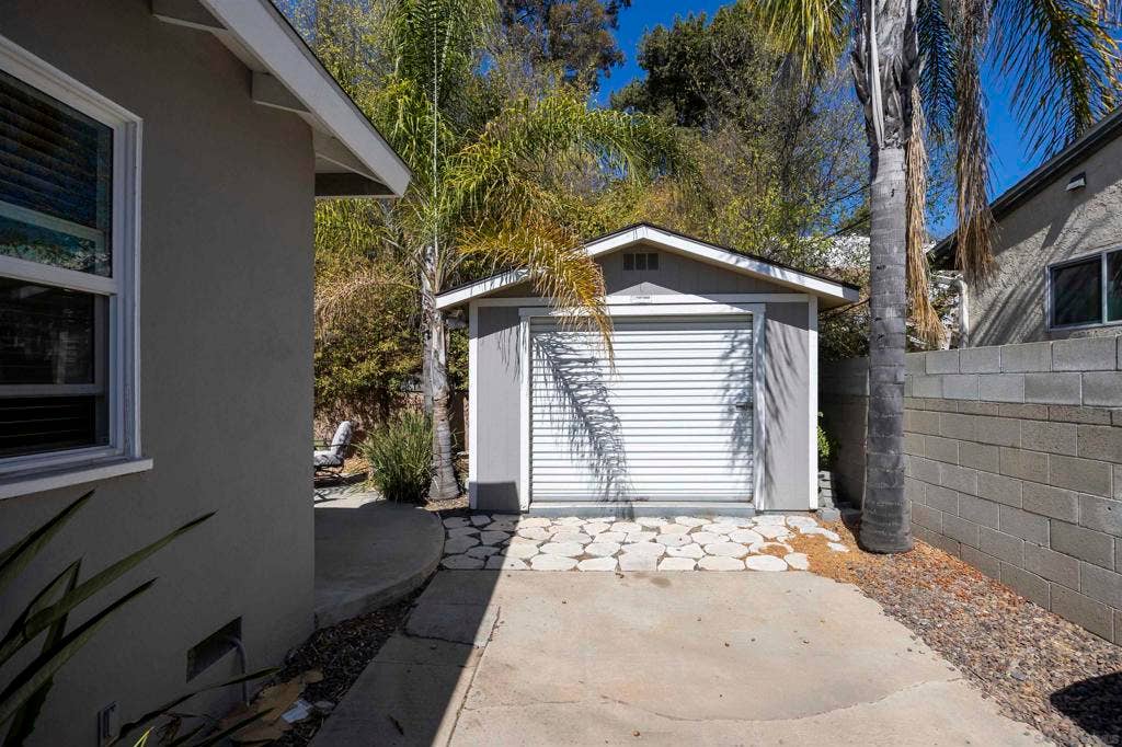 8460 El Paso Street, La Mesa, CA 91942 8460 El Paso Street, La Mesa, CA 91942