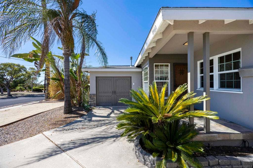 8460 El Paso Street, La Mesa, CA 91942 8460 El Paso Street, La Mesa, CA 91942