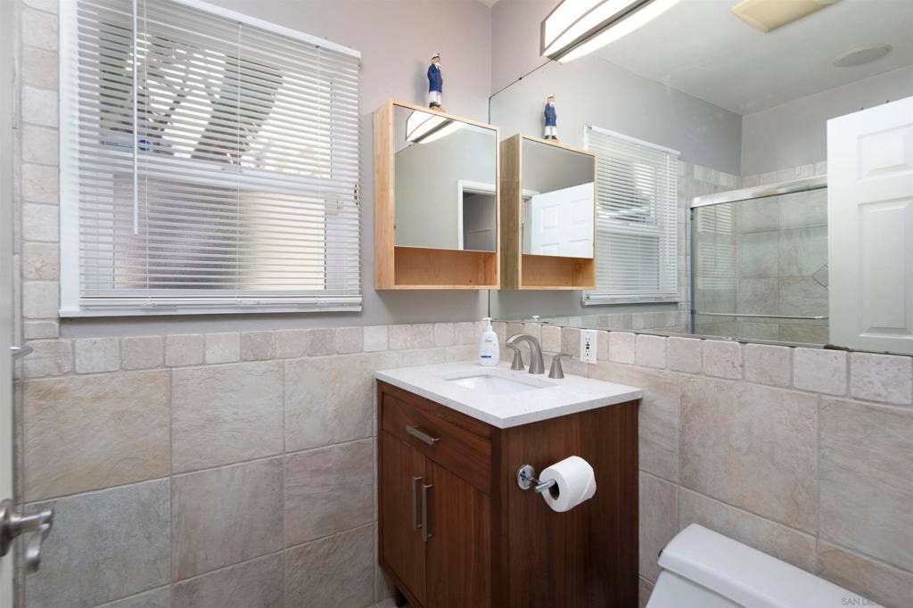 8460 El Paso Street, La Mesa, CA 91942 8460 El Paso Street, La Mesa, CA 91942
