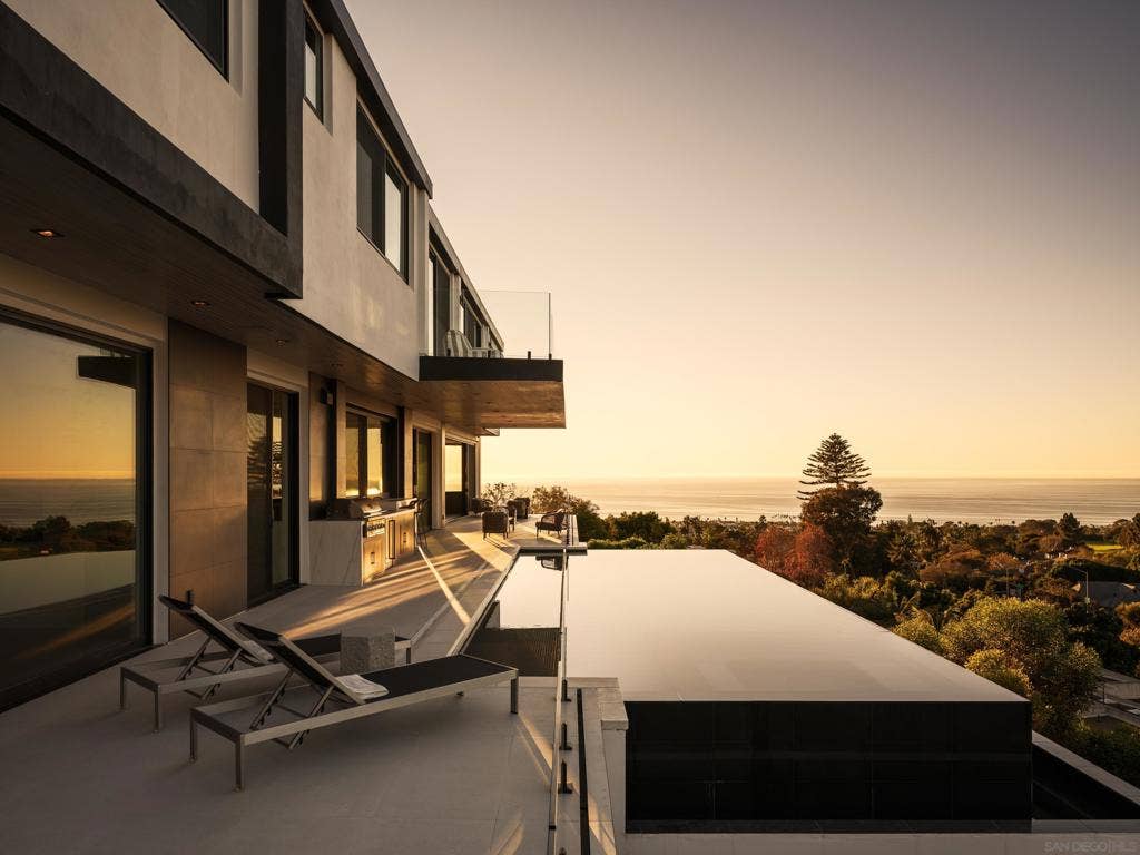 6627 Muirlands Dr, La Jolla, CA 92037