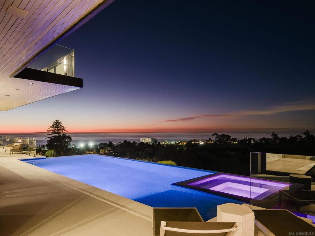 6627 Muirlands Dr, La Jolla, CA 92037