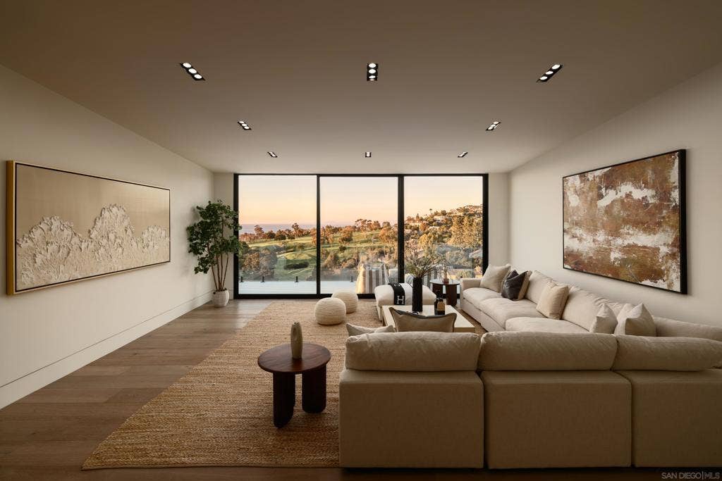6627 Muirlands Dr, La Jolla, CA 92037