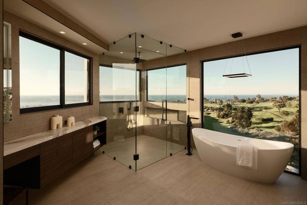 6627 Muirlands Dr, La Jolla, CA 92037