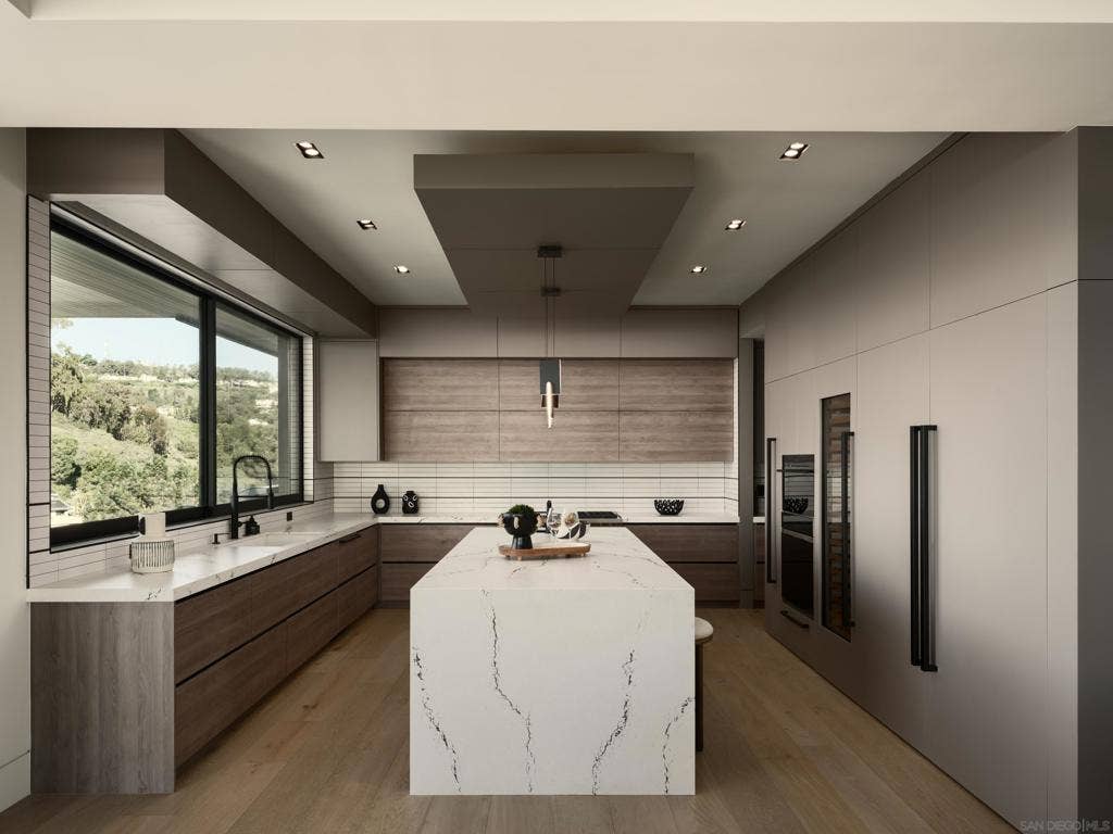 6627 Muirlands Dr, La Jolla, CA 92037