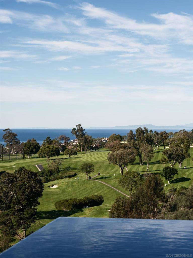 6627 Muirlands Dr, La Jolla, CA 92037