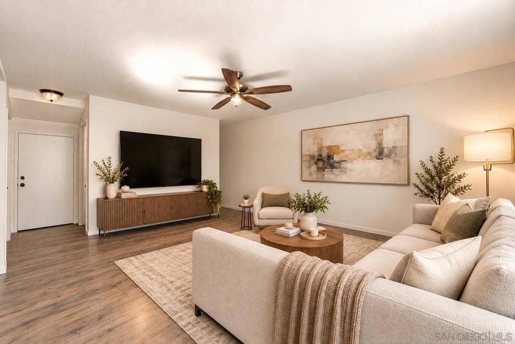 https://zimg.paragon.ice.com/ParagonImages/Property/PA/SDMLS/-537449/4/120/90/21e66c579514b173e5ee2b212505038d/3/4b85b544cb12a78be9e7d5de6c94c4de/-537449-b5d8f358-8e92-4b3b-8c6d-2c8940763585.JPG