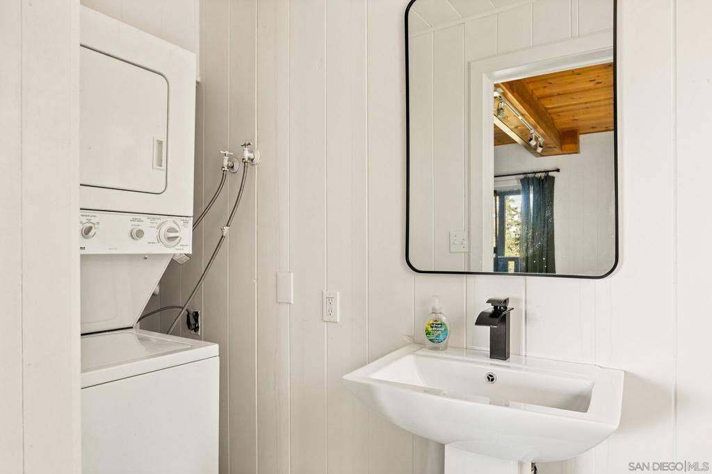 720 Buckingham Sq, Lake Arrowhead, CA 92352 720 Buckingham Sq, Lake Arrowhead, CA 92352