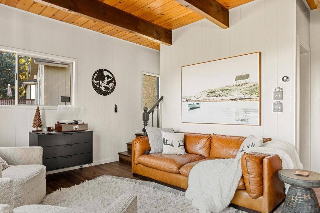 720 Buckingham Sq, Lake Arrowhead, CA 92352 720 Buckingham Sq, Lake Arrowhead, CA 92352