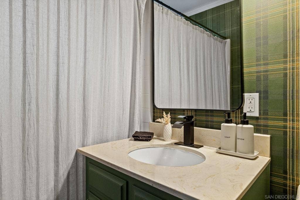720 Buckingham Sq, Lake Arrowhead, CA 92352 720 Buckingham Sq, Lake Arrowhead, CA 92352