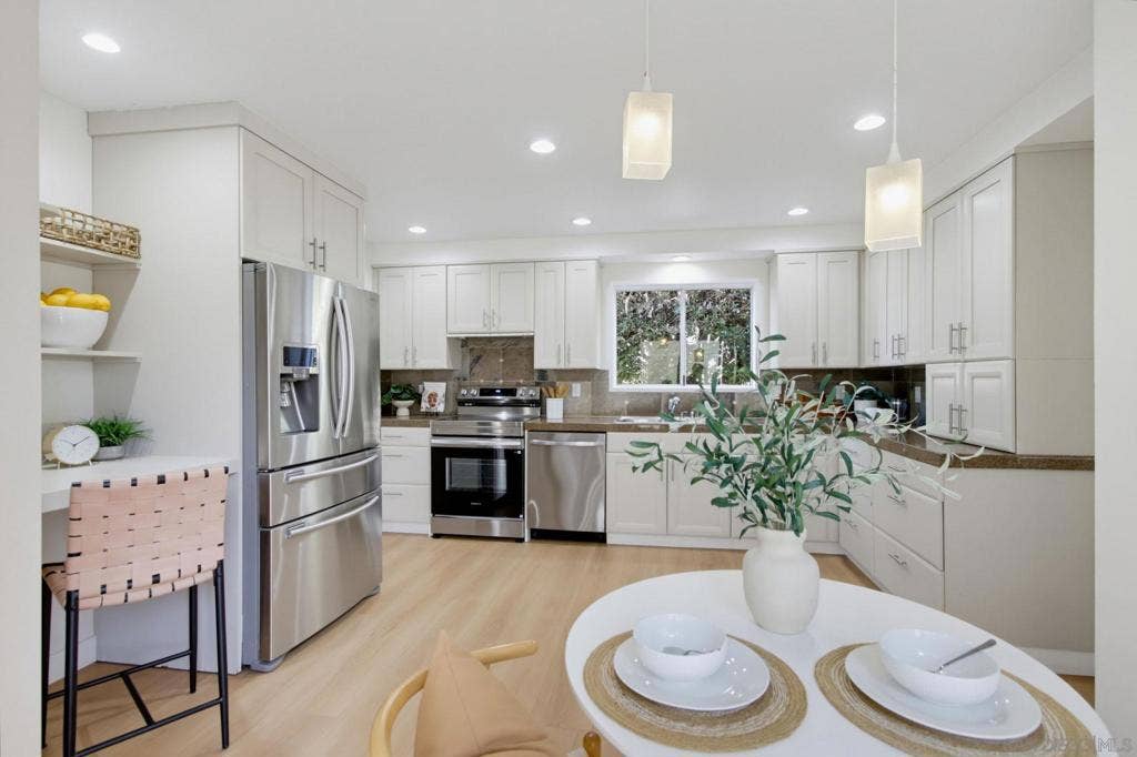 111 Delicias Ct, Solana Beach, CA 92075 111 Delicias Ct, Solana Beach, CA 92075