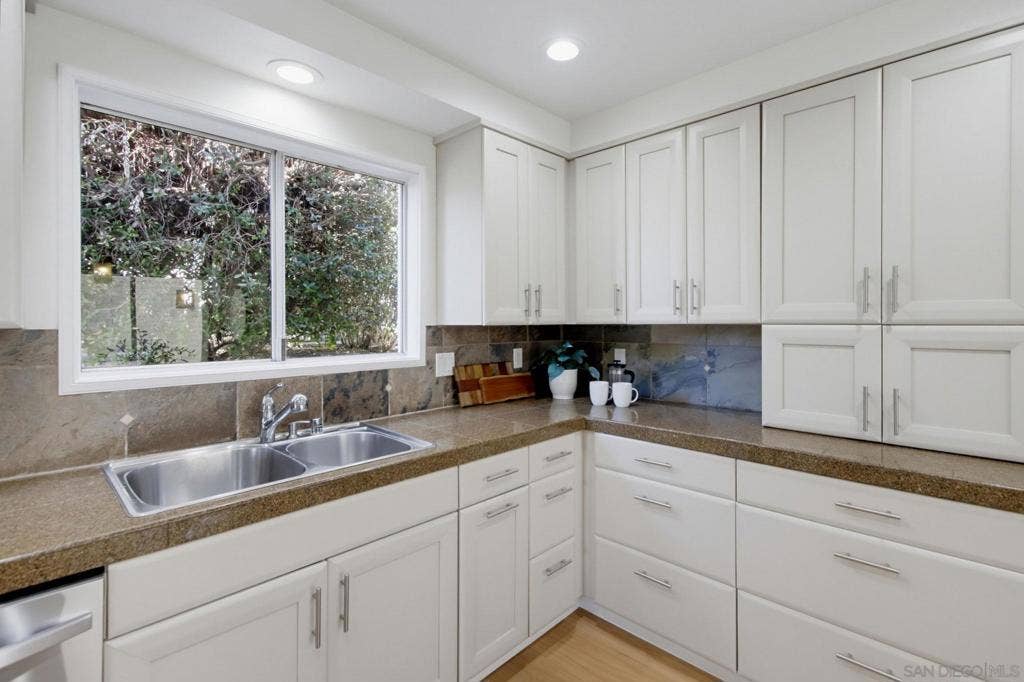 111 Delicias Ct, Solana Beach, CA 92075 111 Delicias Ct, Solana Beach, CA 92075